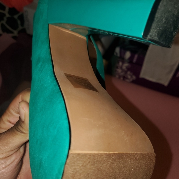 Heels - Picture 5 of 6